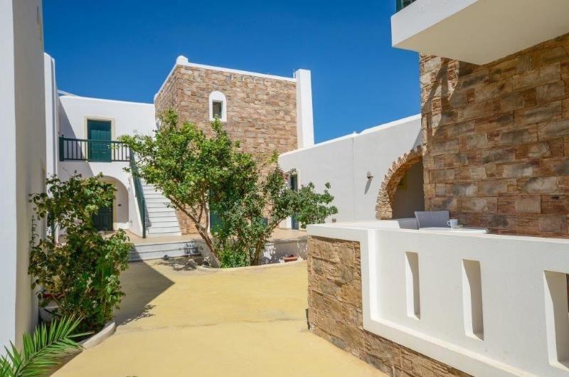 Plaka Hotel I image