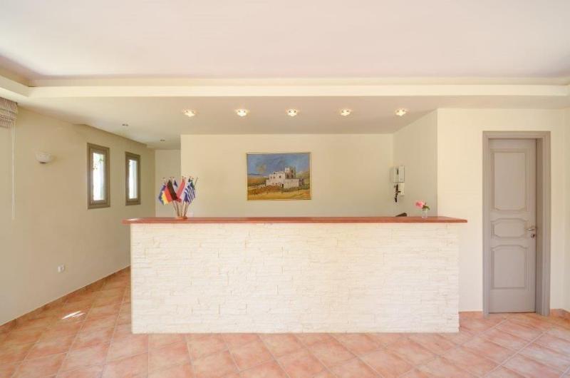Plaka Hotel I image