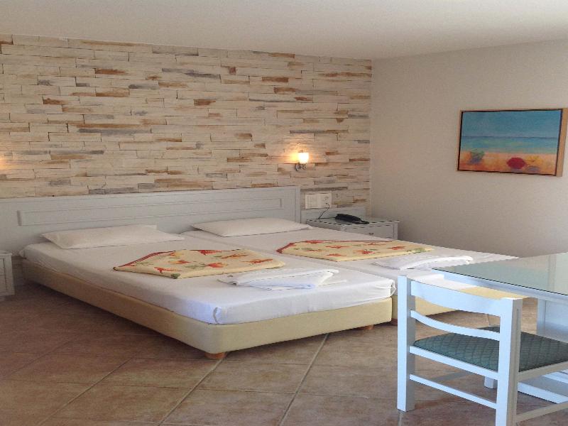 Plaka Hotel I image