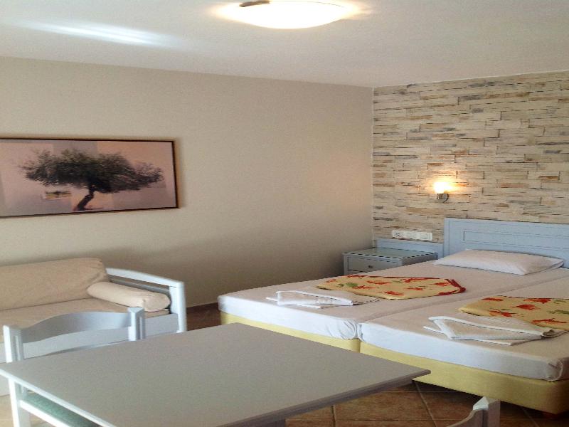 Plaka Hotel I image