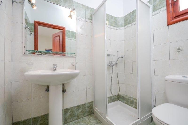 Plaka Hotel I image
