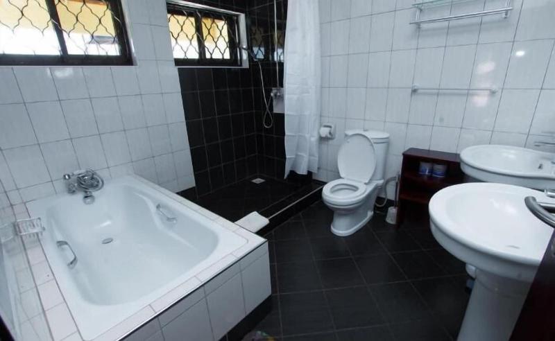 Airport Hotel Entebbe image