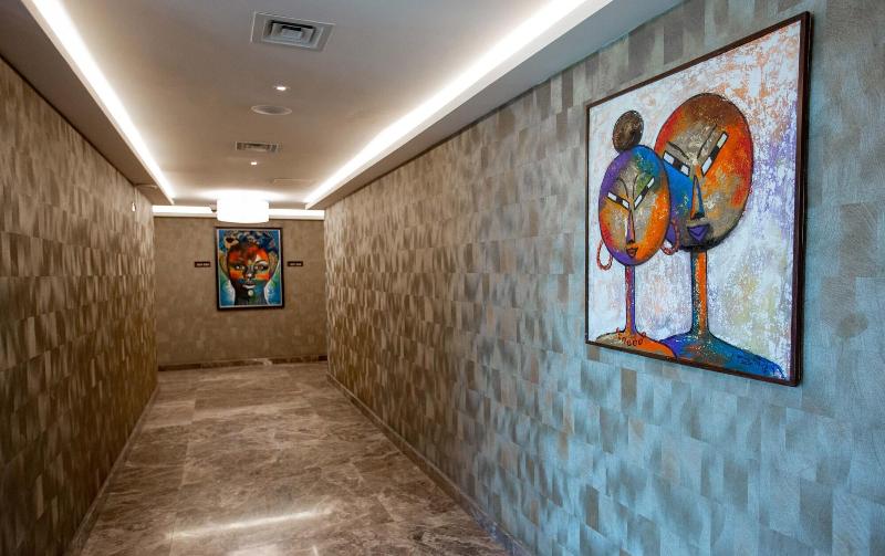Charleson Luxury Hotel image