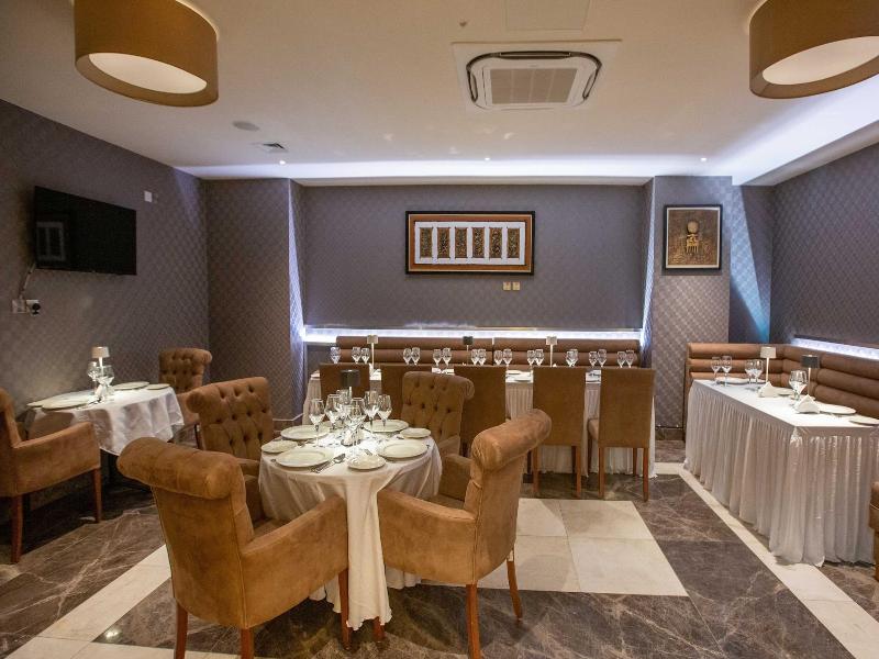 Charleson Luxury Hotel image
