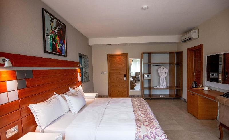 Charleson Luxury Hotel image
