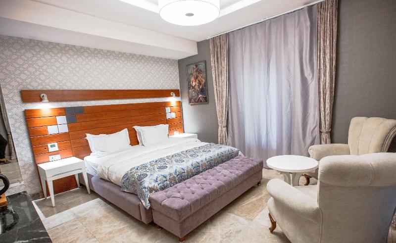 Charleson Luxury Hotel image