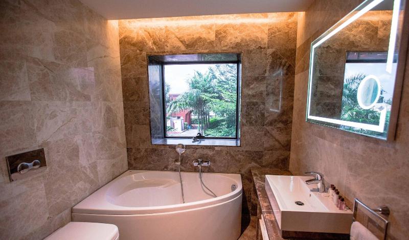 Charleson Luxury Hotel image