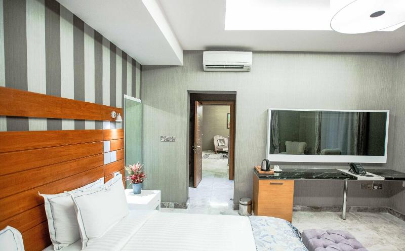 Charleson Luxury Hotel image