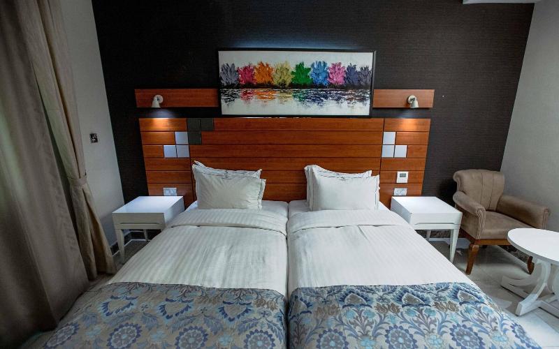 Charleson Luxury Hotel image