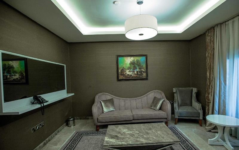 Charleson Luxury Hotel image