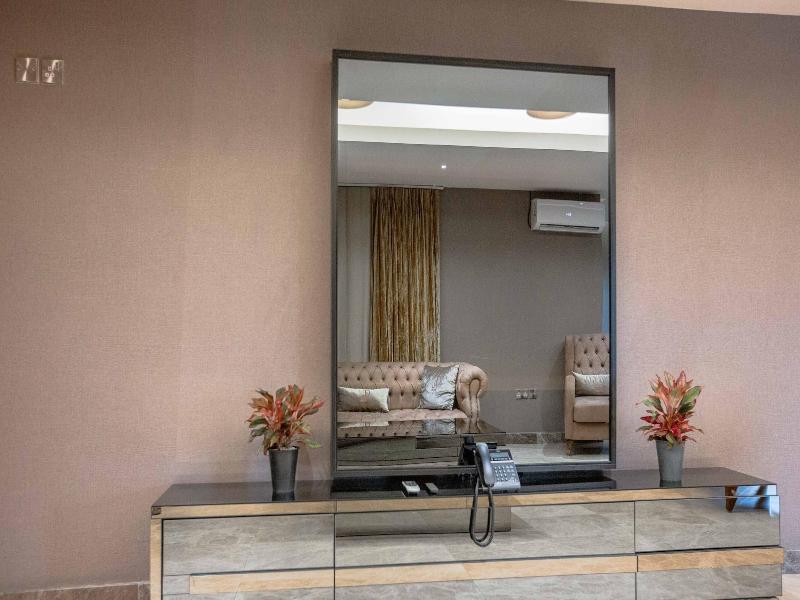 Charleson Luxury Hotel image