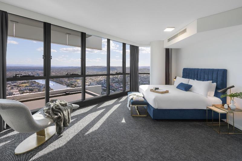 Meriton Suites Herschel Street image