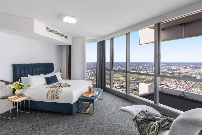 Meriton Suites Herschel Street image