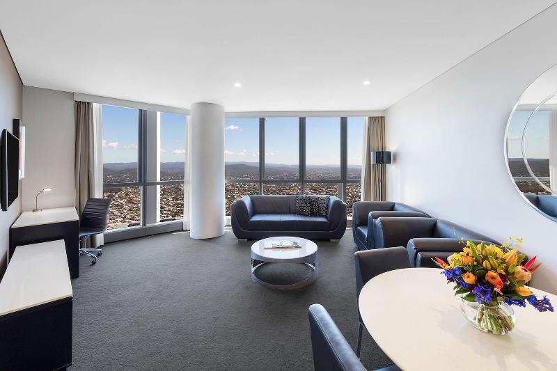 Meriton Suites Herschel Street image