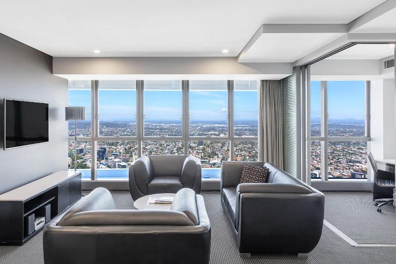Meriton Suites Herschel Street image