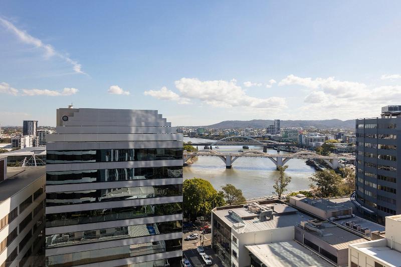Meriton Suites Herschel Street image