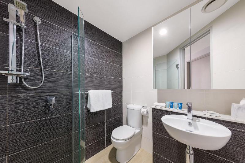 Meriton Suites Herschel Street image