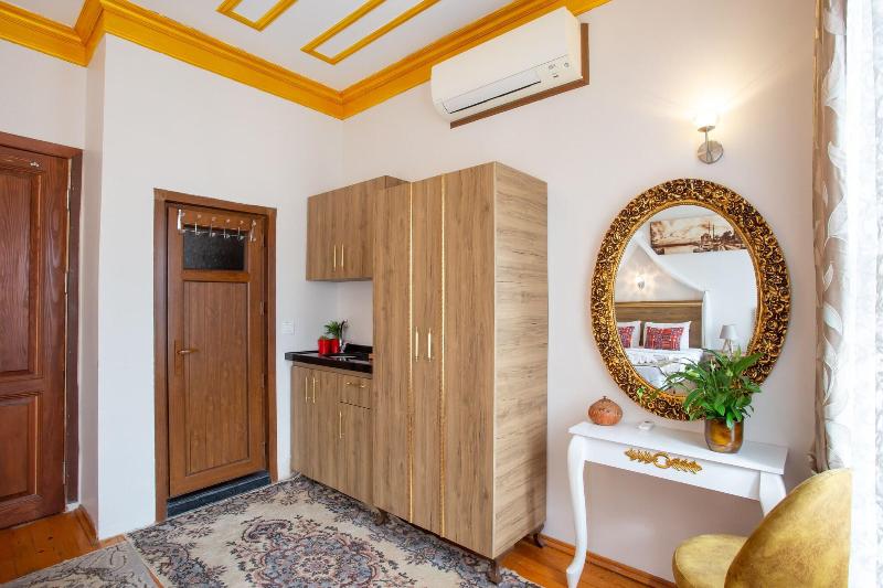 April Hotel image