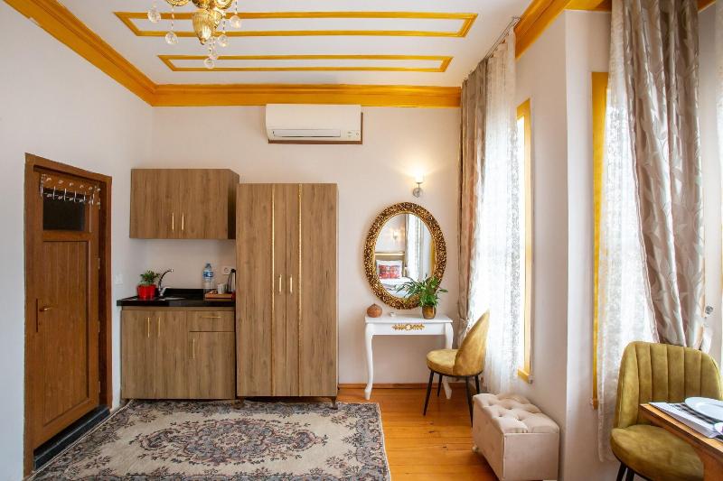 April Hotel image