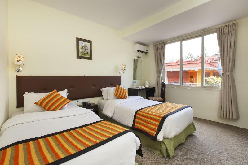 Hotel Serenity image