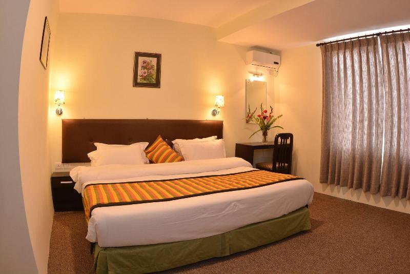 Hotel Serenity image