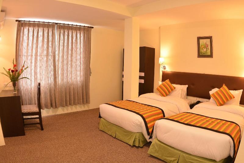 Hotel Serenity image