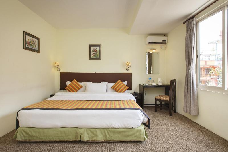 Hotel Serenity image