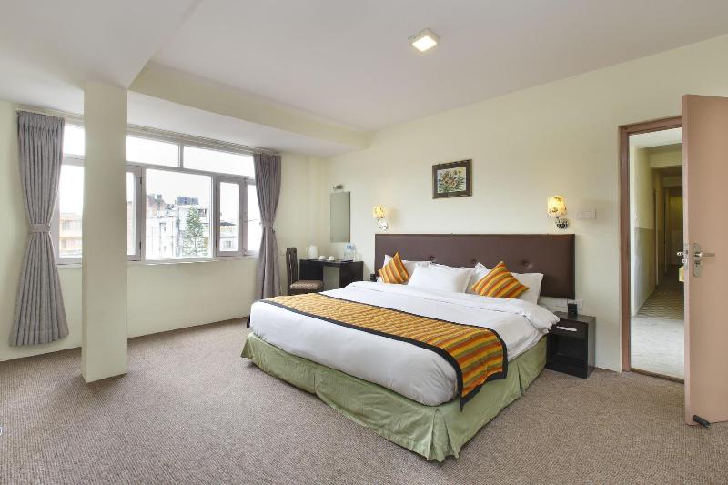 Hotel Serenity image