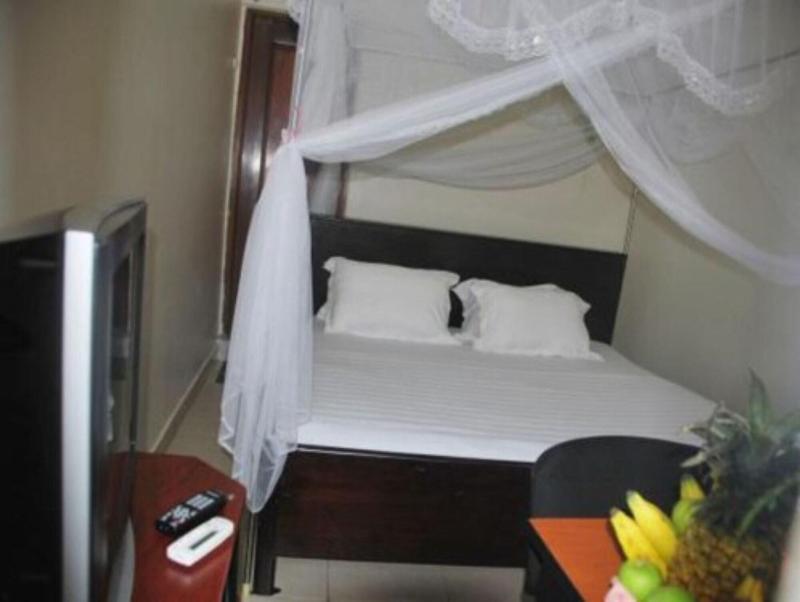 Sandton Hotel Kasese 4