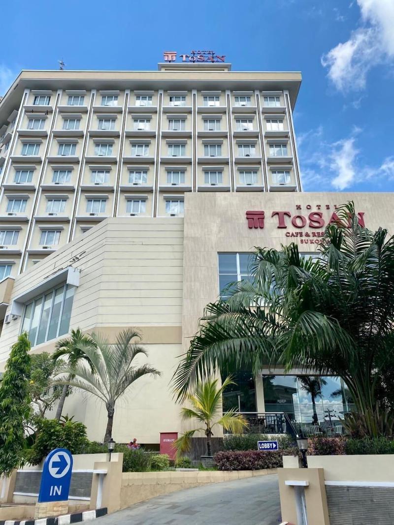 Hotel Tosan Solo Baru image