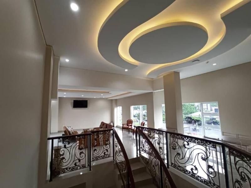Hotel Tosan Solo Baru image