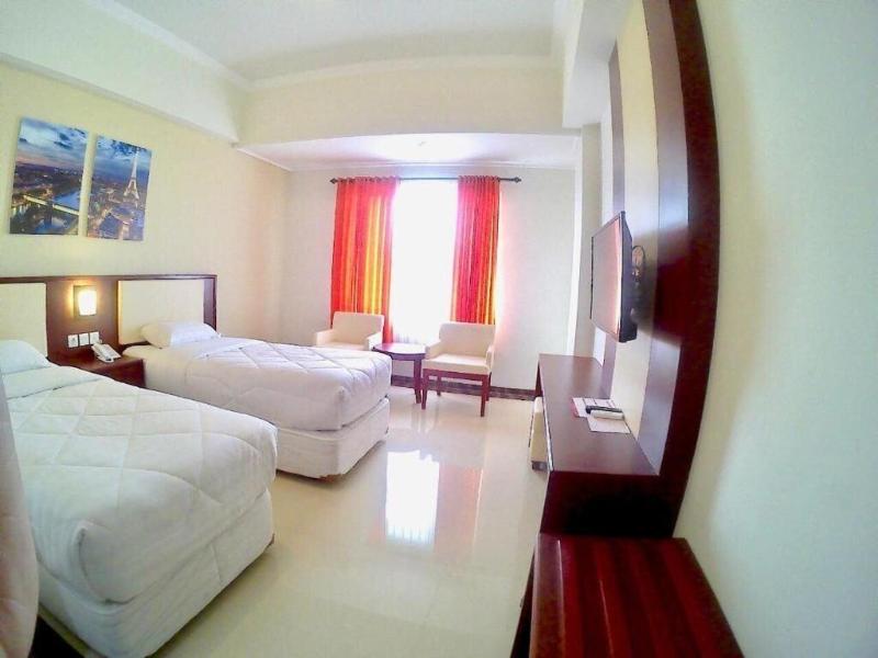 Hotel Tosan Solo Baru image