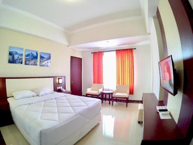 Hotel Tosan Solo Baru image