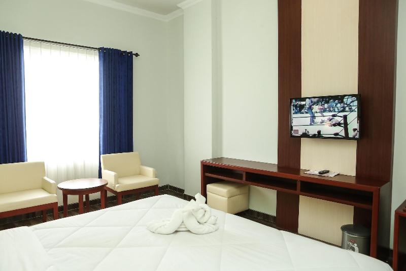 Hotel Tosan Solo Baru image