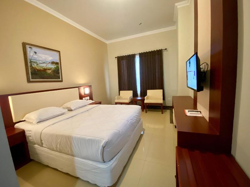 Hotel Tosan Solo Baru image
