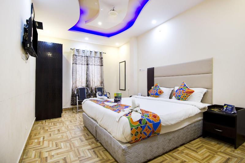 FabHotel Deepak Residency image