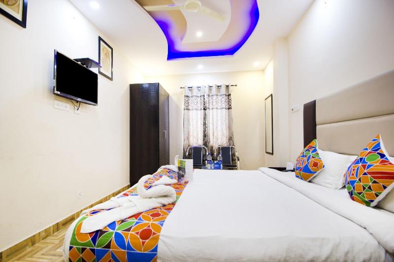 FabHotel Deepak Residency image