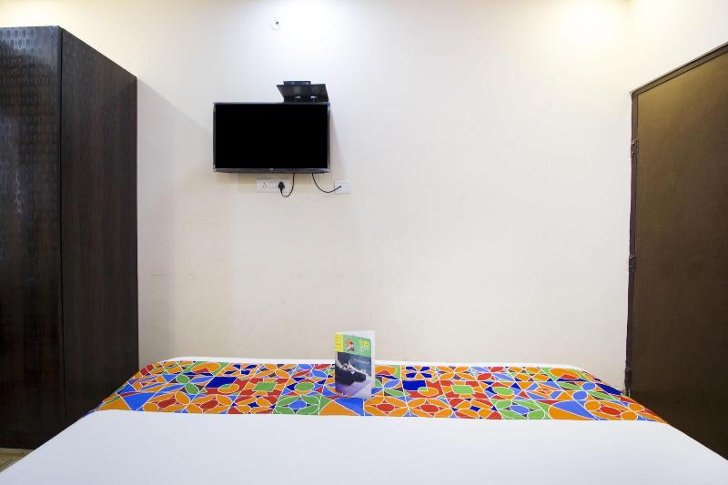 FabHotel Deepak Residency image
