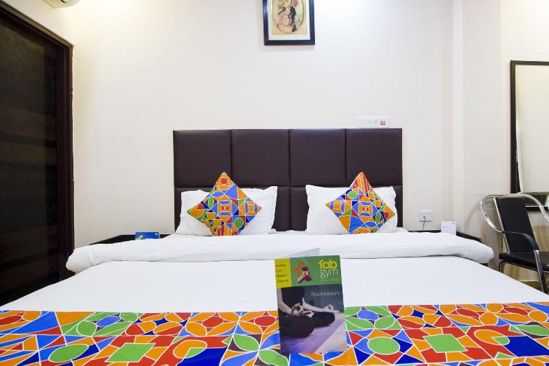 FabHotel Deepak Residency image