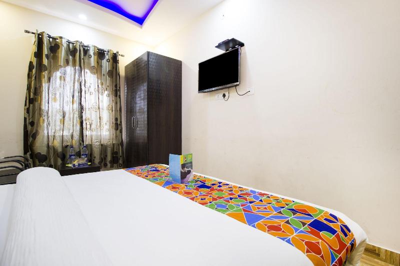 FabHotel Deepak Residency image