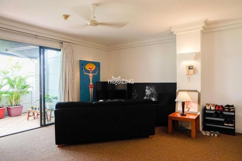Downtown Retro Serviced Apartment image
