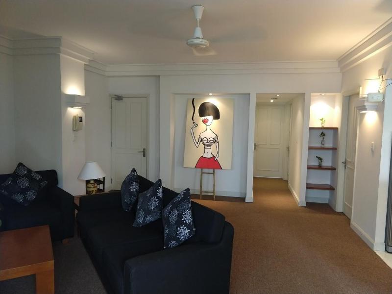 Downtown Retro Serviced Apartment image