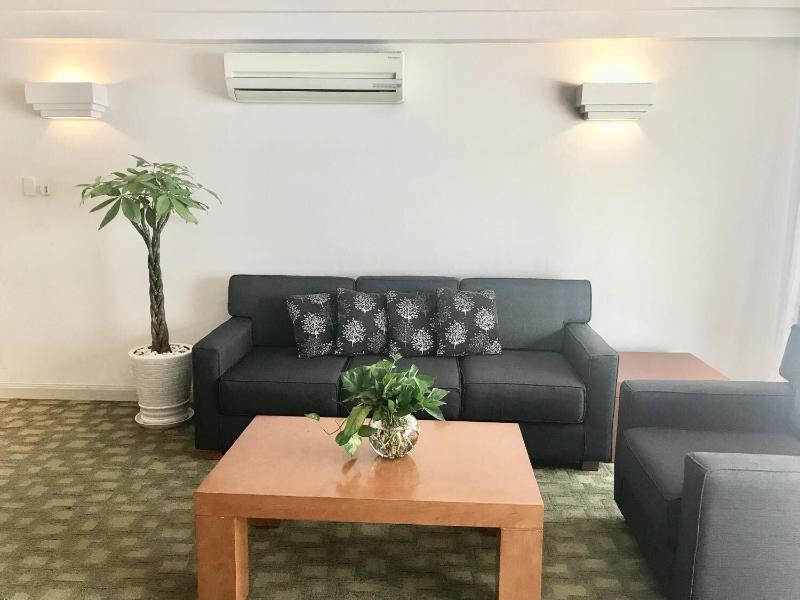 Downtown Retro Serviced Apartment image