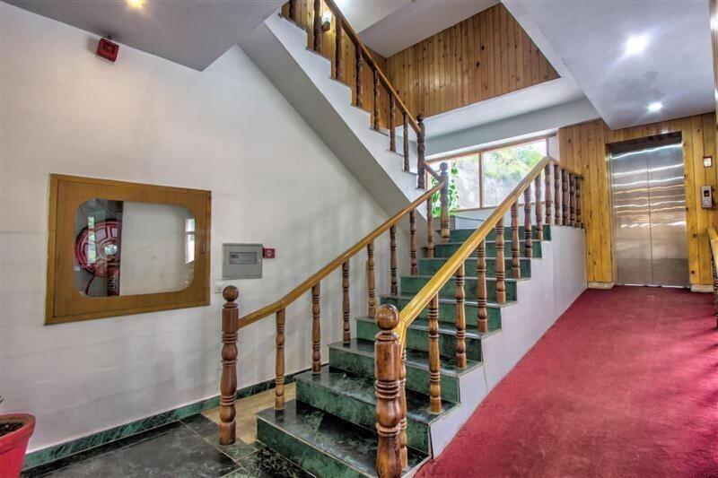 Manali Valley Resorts image