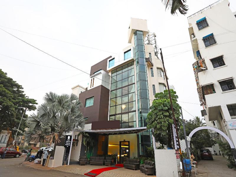 OYO 10672 Hotel Riviera — photo 2