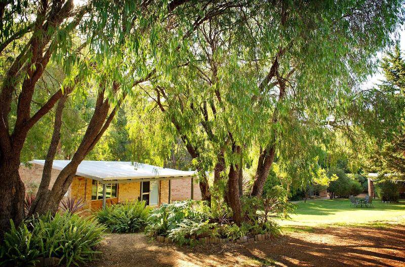Peppermint Brook Cottages image