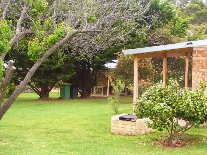 Peppermint Brook Cottages image