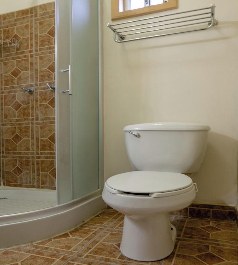 Capital O Hotel Villa Azura image
