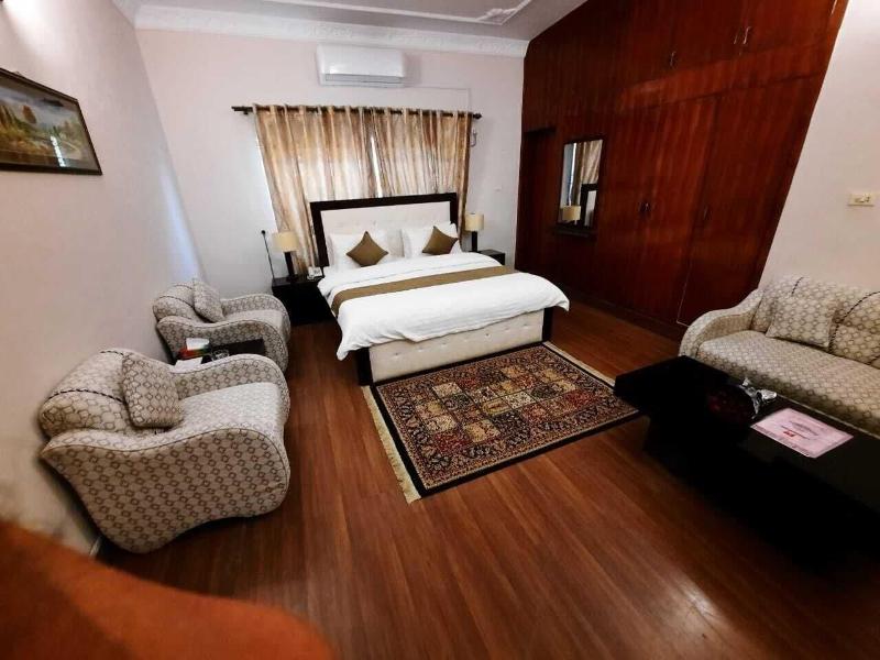 Premier Inn Villa image