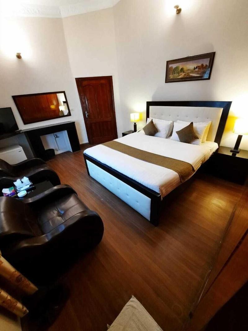 Premier Inn Villa image